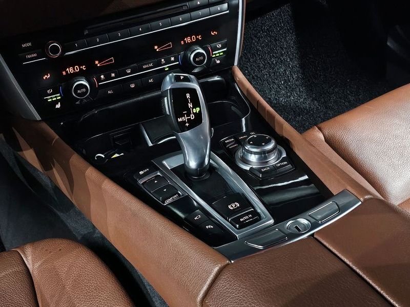 2013 BMW 5 Series GT ED Edition photo 9