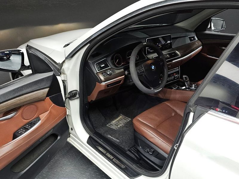 2013 BMW 5 Series GT ED Edition photo 10