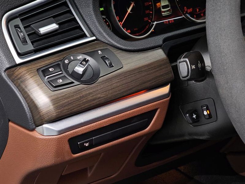 2013 BMW 5 Series GT ED Edition photo 14