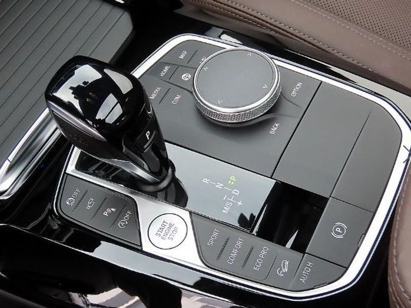 2024 BMW X3 xDrive 20i M Sports Pro photo 11