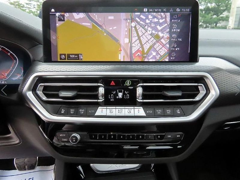 2024 BMW X3 xDrive 20i M Sports Pro photo 13