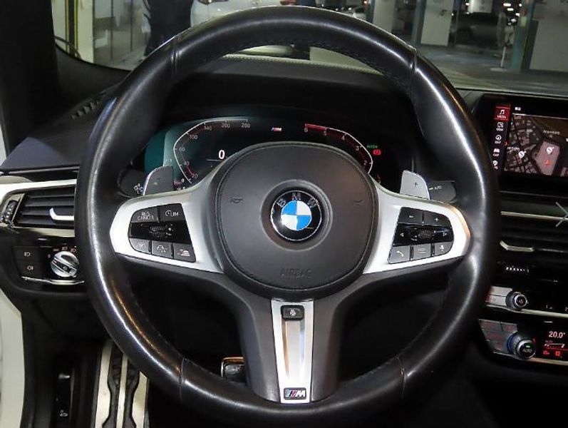 2020 BMW 5 Series 520d M Sport Package Plus photo 8