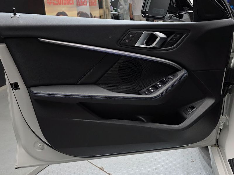 2023 BMW 1 Series 120i M Sports photo 24
