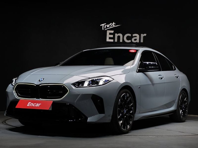 2025 BMW 2 Series M235 xDrive photo 1
