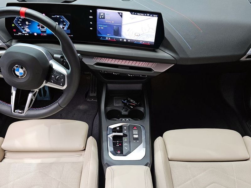 2025 BMW 2 Series M235 xDrive photo 7