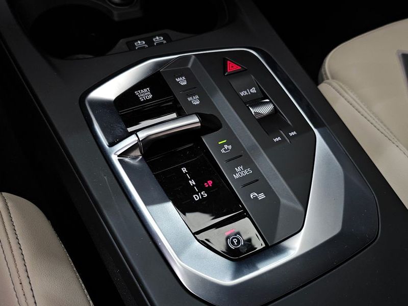 2025 BMW 2 Series M235 xDrive photo 9