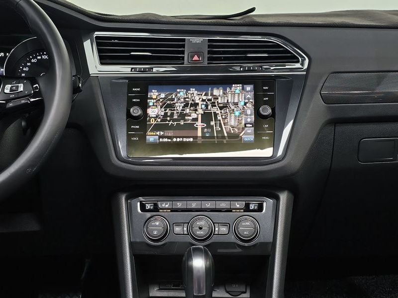 2020 Volkswagen Tiguan 2.0 TDI Prestige photo 13
