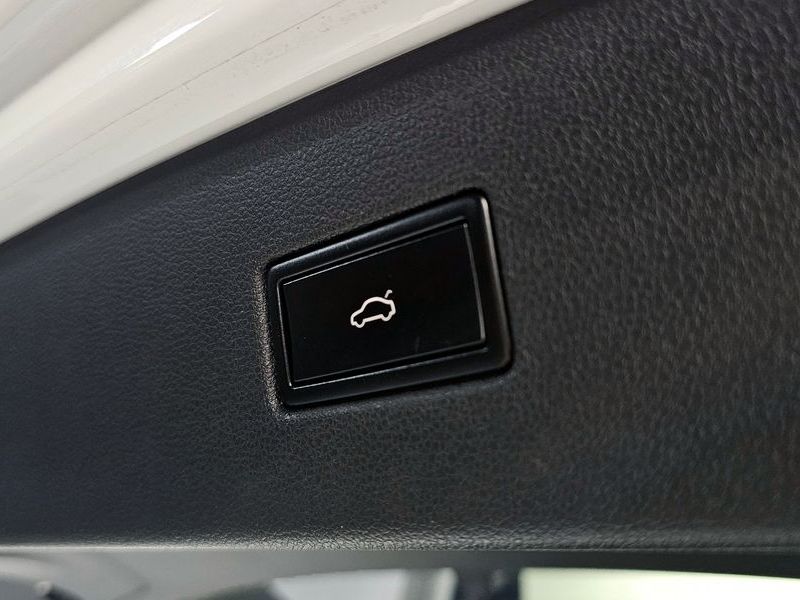 2020 Volkswagen Tiguan 2.0 TDI Prestige photo 18