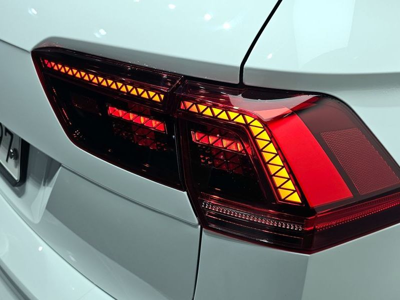 2020 Volkswagen Tiguan 2.0 TDI Prestige photo 23