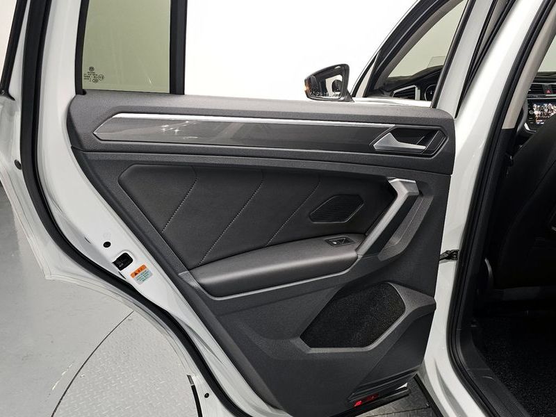 2020 Volkswagen Tiguan 2.0 TDI Prestige photo 25