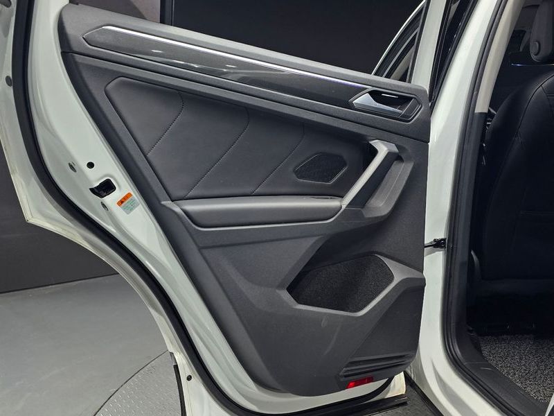 2022 Volkswagen Tiguan 2.0 TDI 4Motion Prestige photo 25