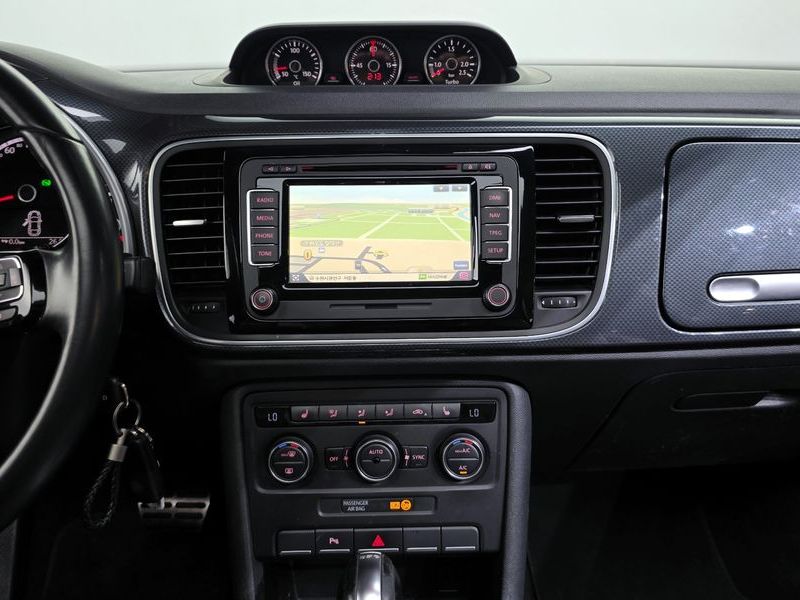 2015 Volkswagen Beetle 2.0 TDI Premium 3rd photo 14
