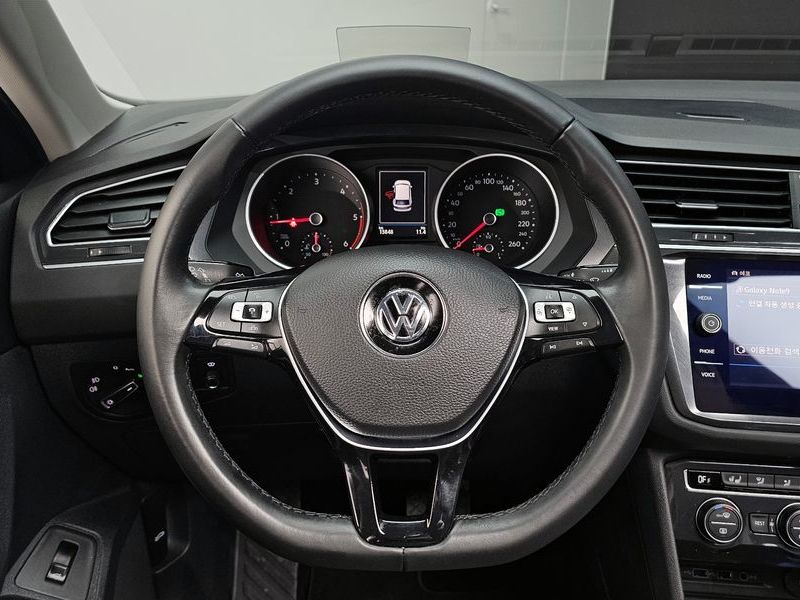 2020 Volkswagen Tiguan 2.0 TDI Prestige photo 13