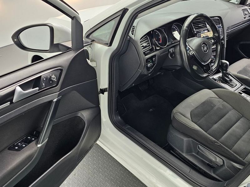 2015 Volkswagen Golf 1.6 TDI photo 10