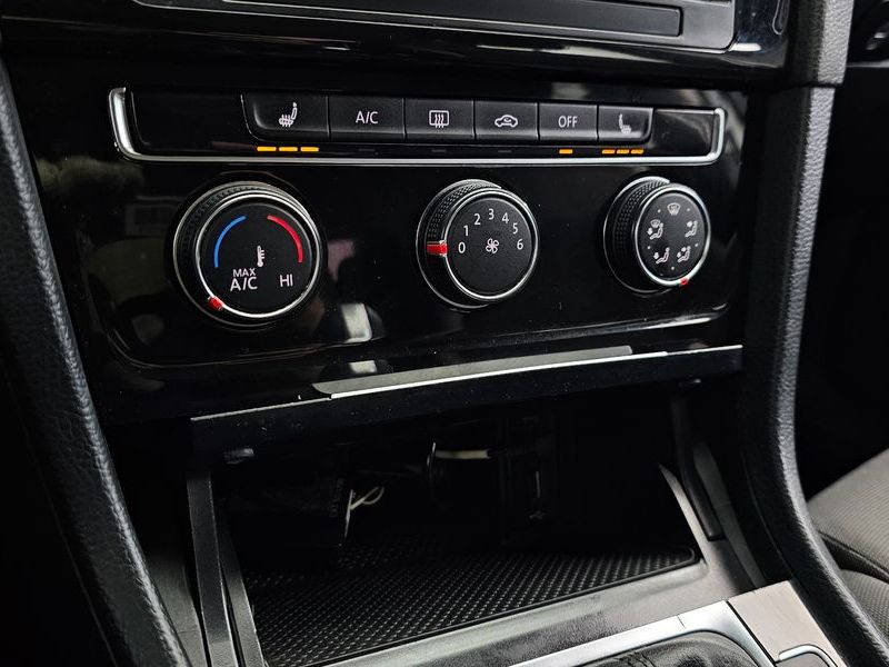 2015 Volkswagen Golf 1.6 TDI photo 18