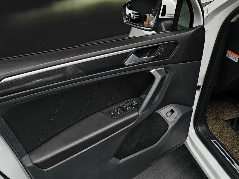 2022 Volkswagen Tiguan 2.0 TDI Prestige photo 24