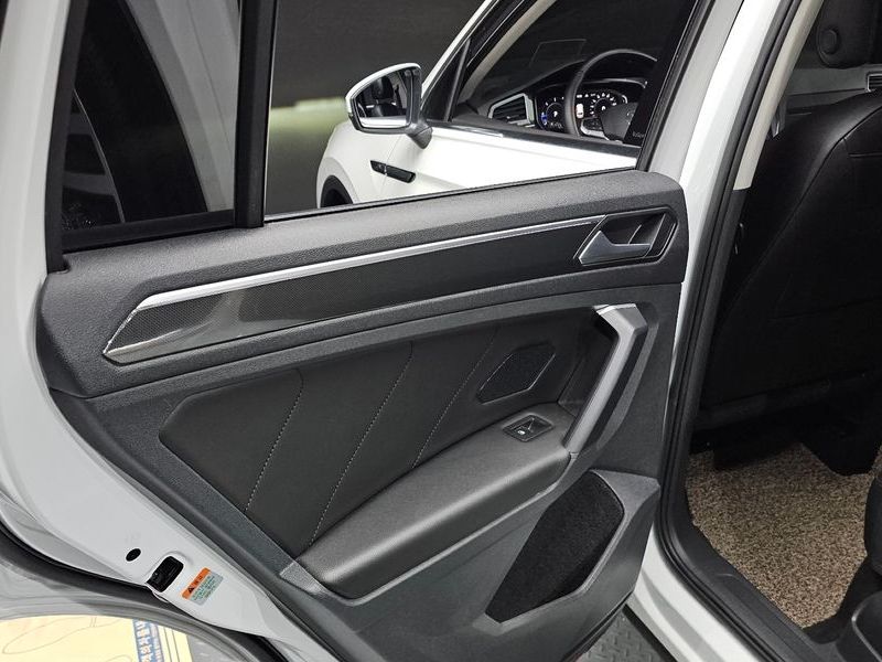 2022 Volkswagen Tiguan 2.0 TDI Prestige photo 25