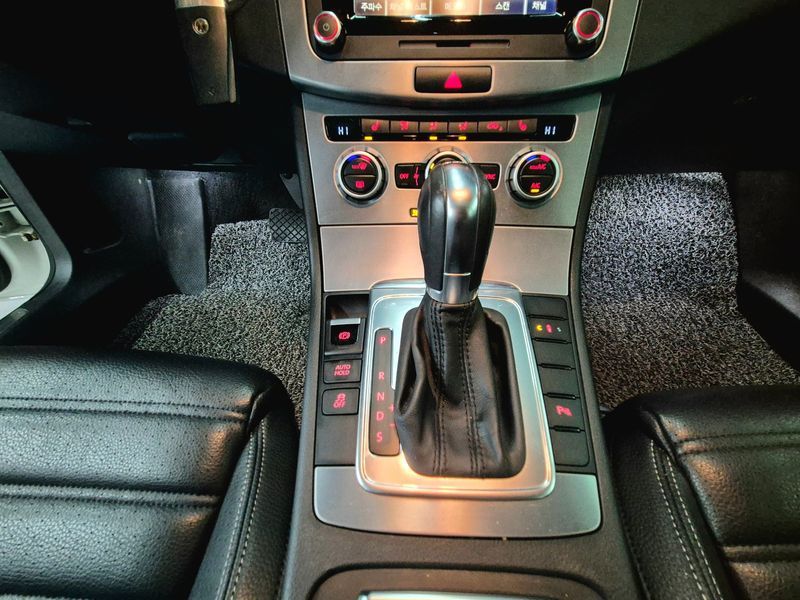 2014 Volkswagen New CC 2.0 TSI photo 9