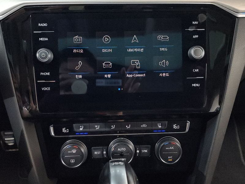 2018 Volkswagen Arteon 2.0 TDI Premium photo 17