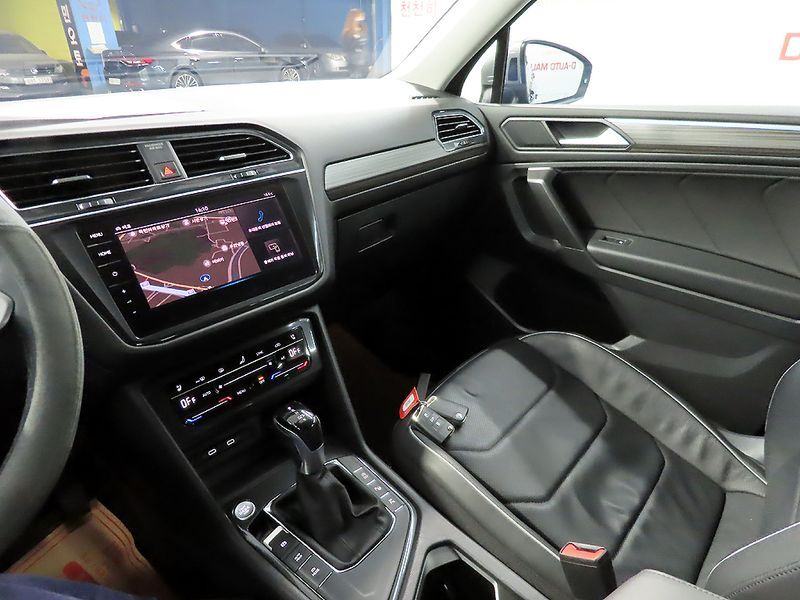 2023 Volkswagen Tiguan 2.0 TSI Prestige photo 7
