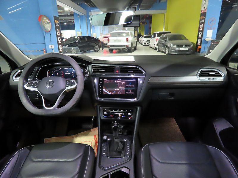 2023 Volkswagen Tiguan 2.0 TSI Prestige photo 20