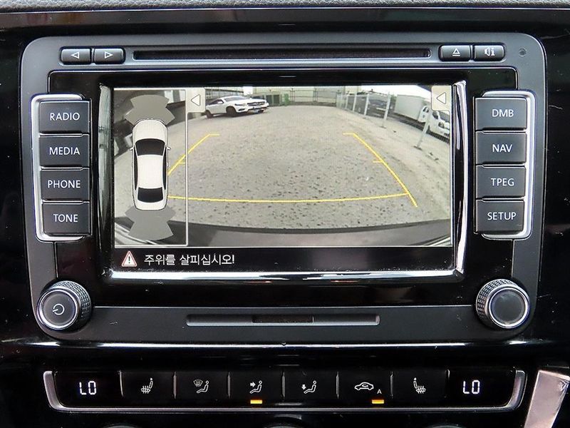 2015 Volkswagen Jetta 2.0 TDI BlueMotion Premium 6th photo 15