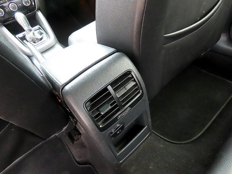2015 Volkswagen Jetta 2.0 TDI BlueMotion Premium 6th photo 17