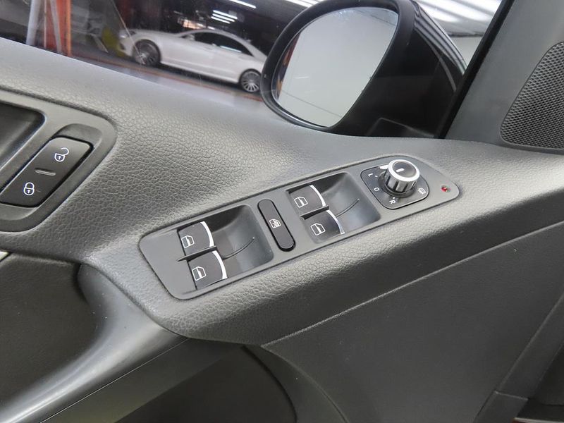 2015 Volkswagen Tiguan 2.0 TDI Comfort 5N photo 14