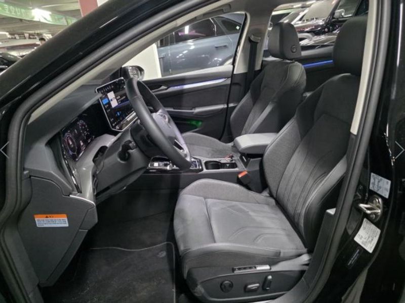 2025 Volkswagen Golf 2.0 TDI Prestige photo 8