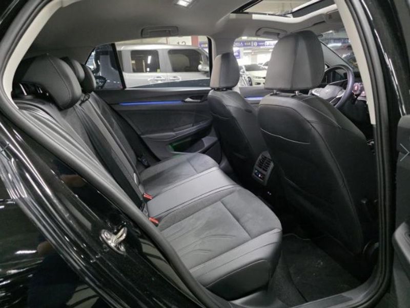 2025 Volkswagen Golf 2.0 TDI Prestige photo 9