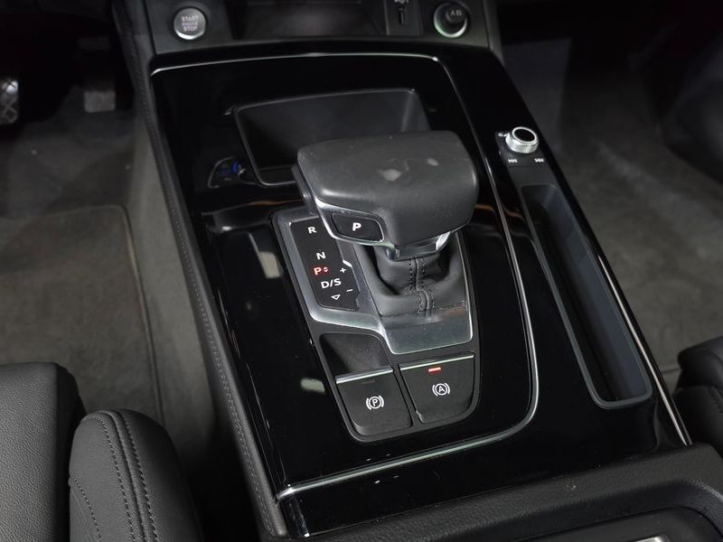 2021 Audi Q5 45 TFSI Quattro Premium photo 9