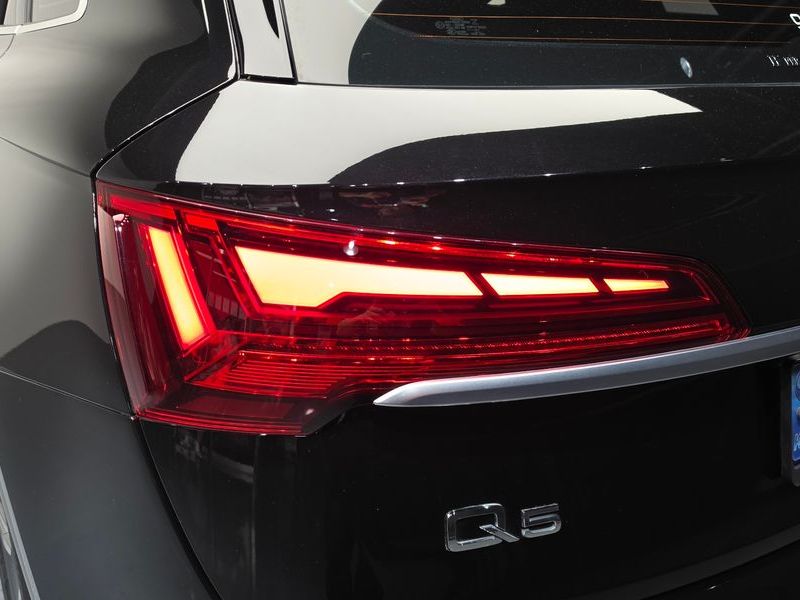 2021 Audi Q5 45 TFSI Quattro Premium photo 23