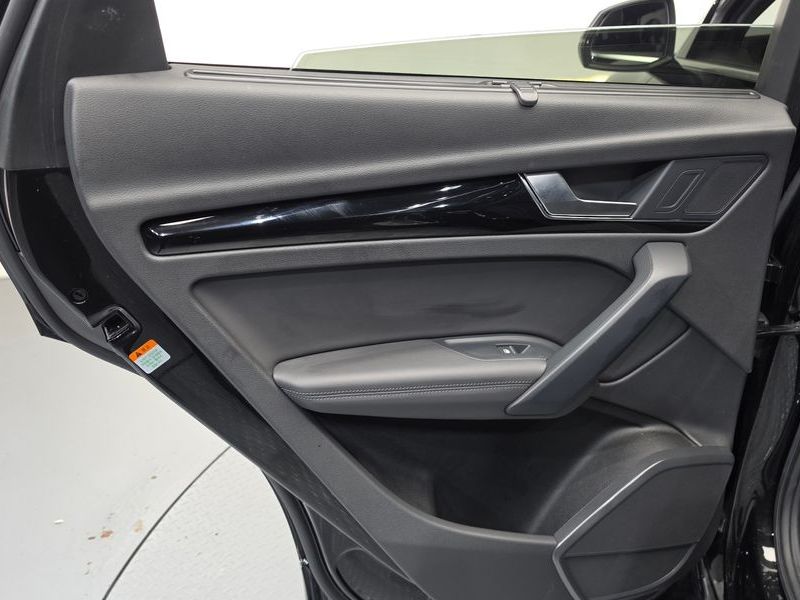 2021 Audi Q5 45 TFSI Quattro Premium photo 25