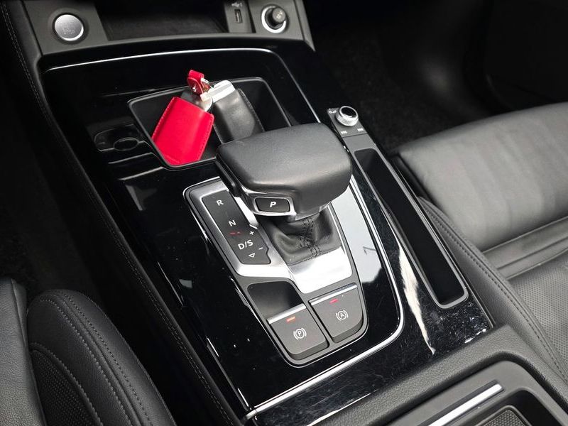 2022 Audi Q5 45 TFSI Quattro Premium Sportback photo 9