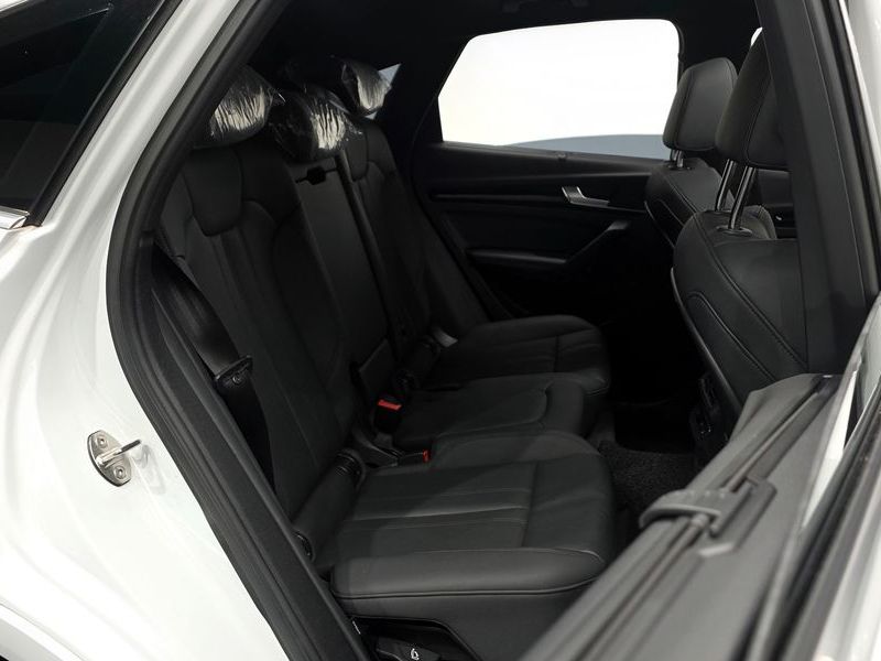2022 Audi Q5 45 TFSI Quattro Premium Sportback photo 11