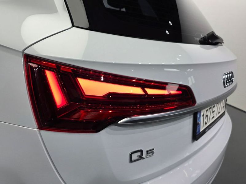 2021 Audi Q5 45 TFSI Quattro Premium photo 23