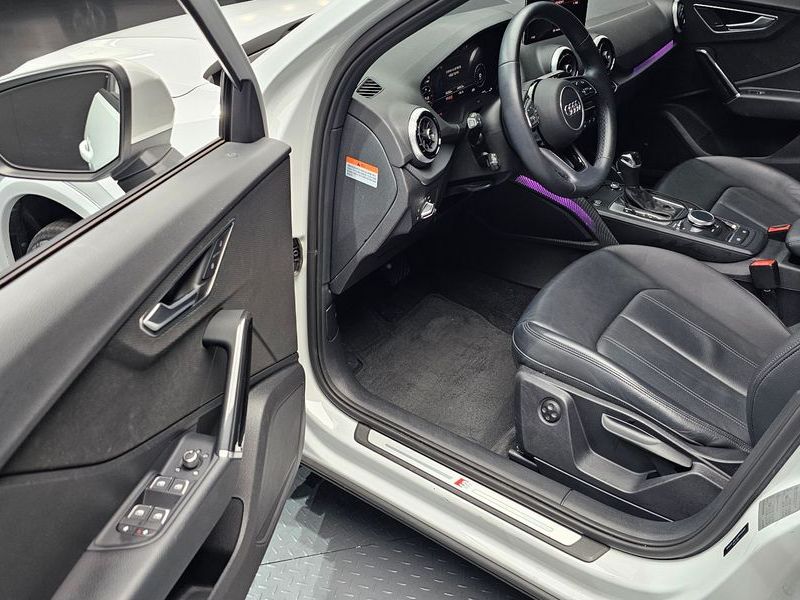2023 Audi Q2 35 TDI Premium photo 10