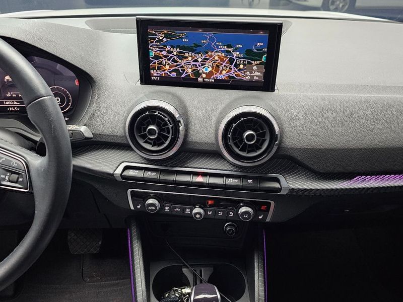 2023 Audi Q2 35 TDI Premium photo 14