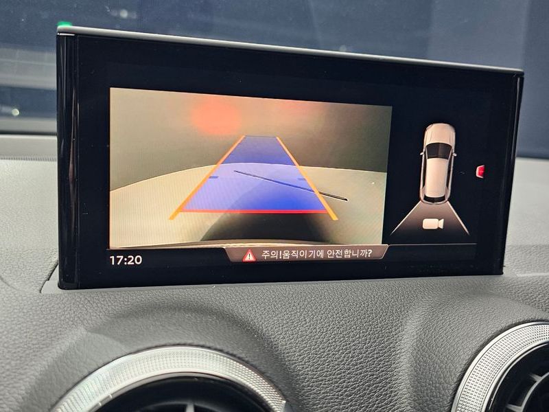 2023 Audi Q2 35 TDI Premium photo 16