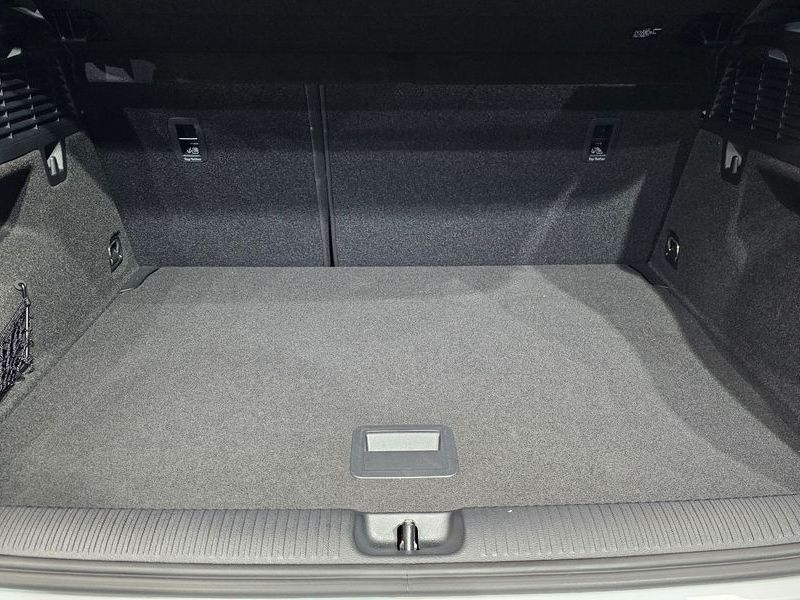 2023 Audi Q2 35 TDI Premium photo 17