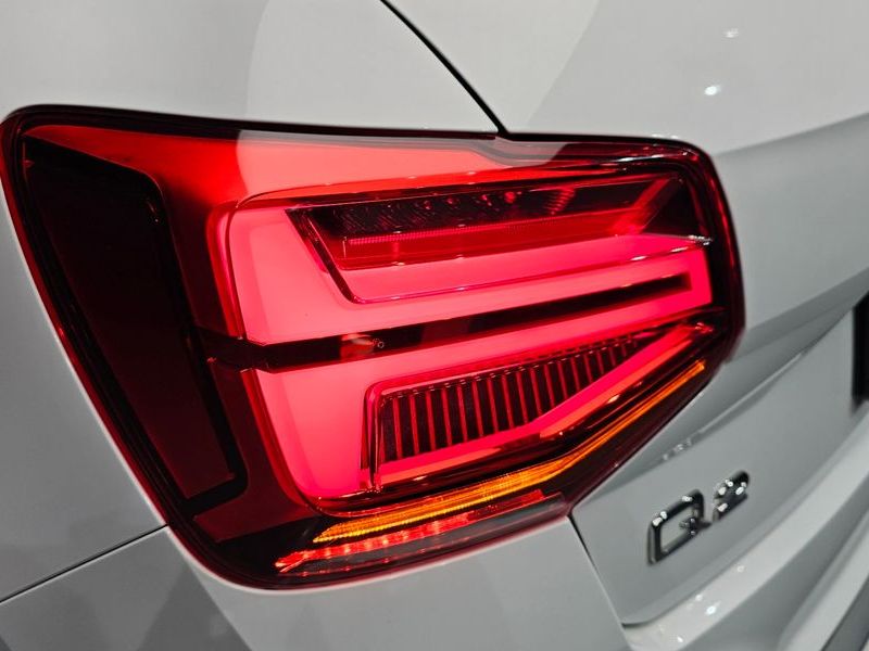 2023 Audi Q2 35 TDI Premium photo 23