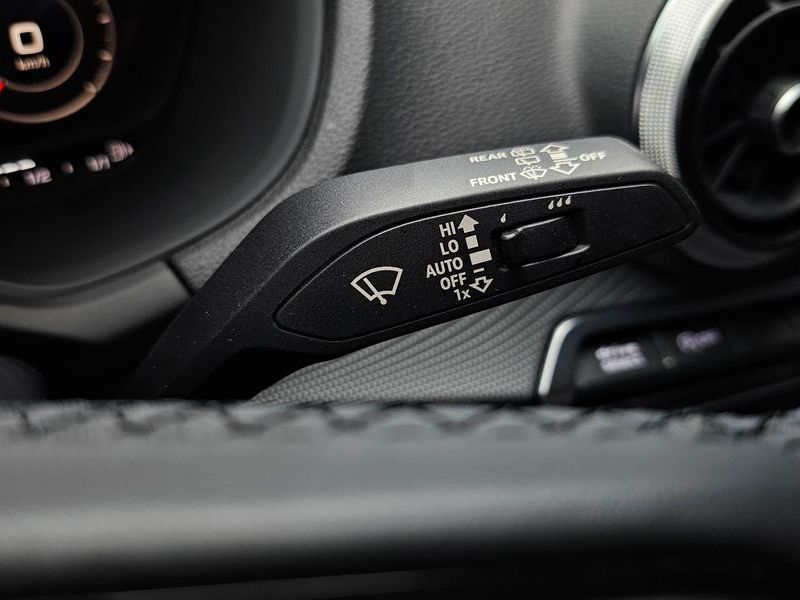2023 Audi Q2 35 TDI Premium photo 27