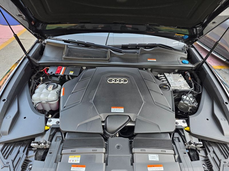 2023 Audi Q8 55 TFSI Quattro Premium photo 20