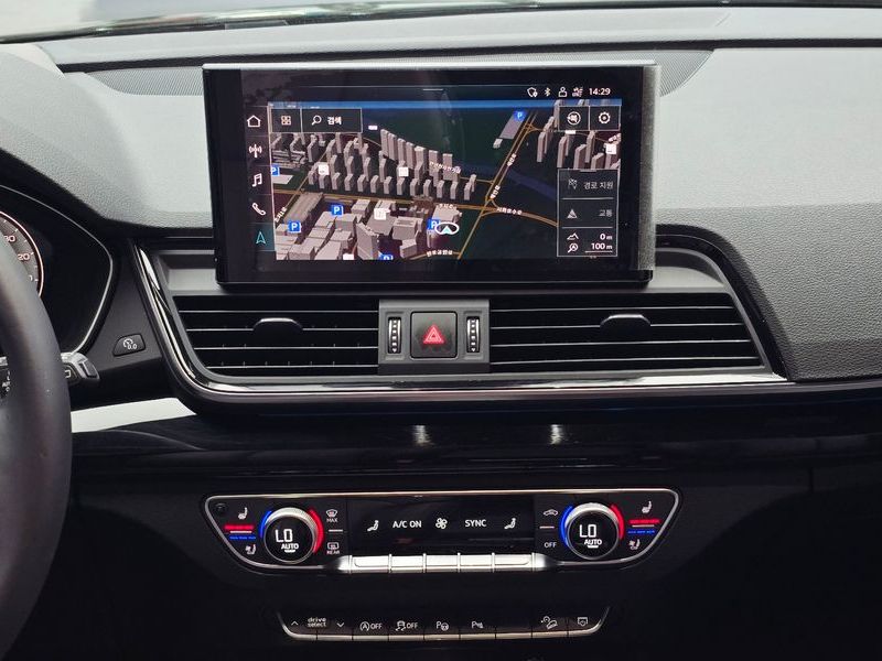 2022 Audi Q5 40 TDI Quattro Premium Sportback photo 14