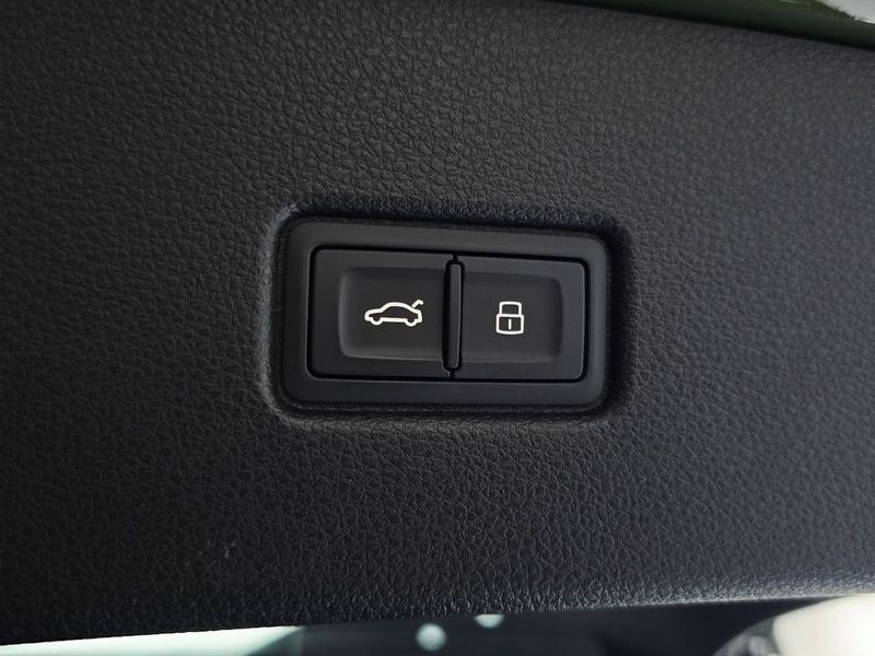 2022 Audi Q5 40 TDI Quattro Premium Sportback photo 18