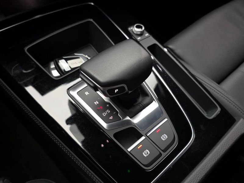 2021 Audi Q5 45 TFSI Quattro Premium photo 9