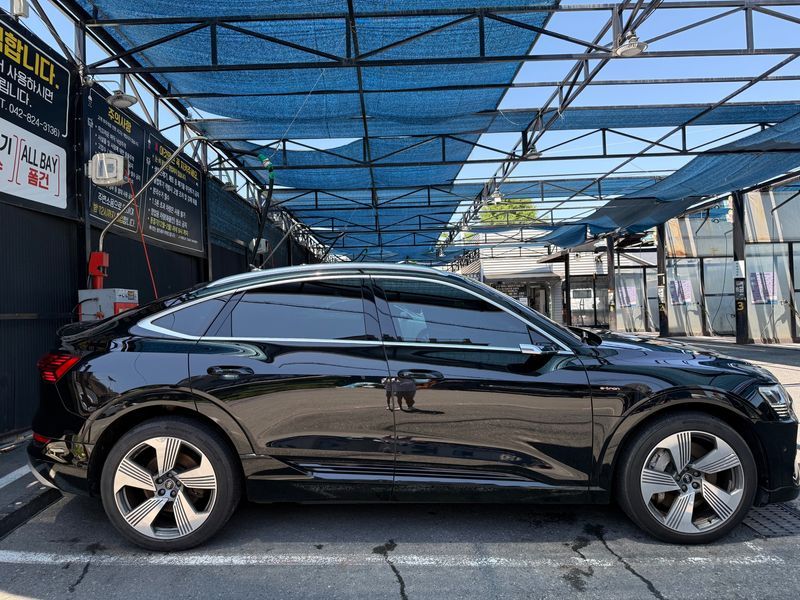 2022 Audi e-tron 55 Quattro Sportback photo 10