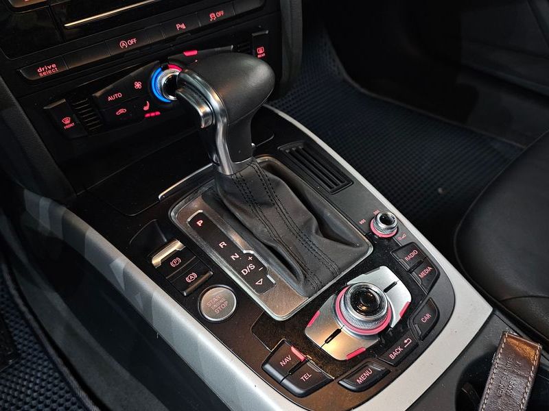 2015 Audi A4 30 TDI Dynamic B8 photo 9