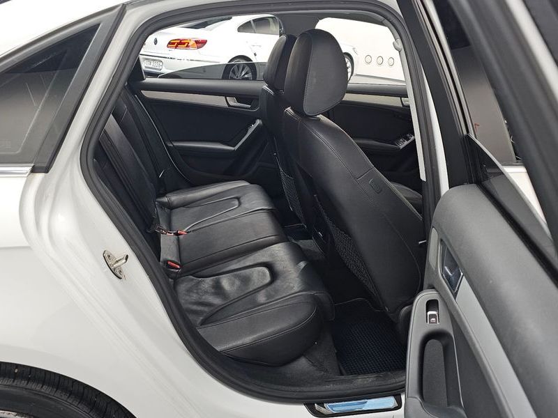 2015 Audi A4 30 TDI Dynamic B8 photo 12