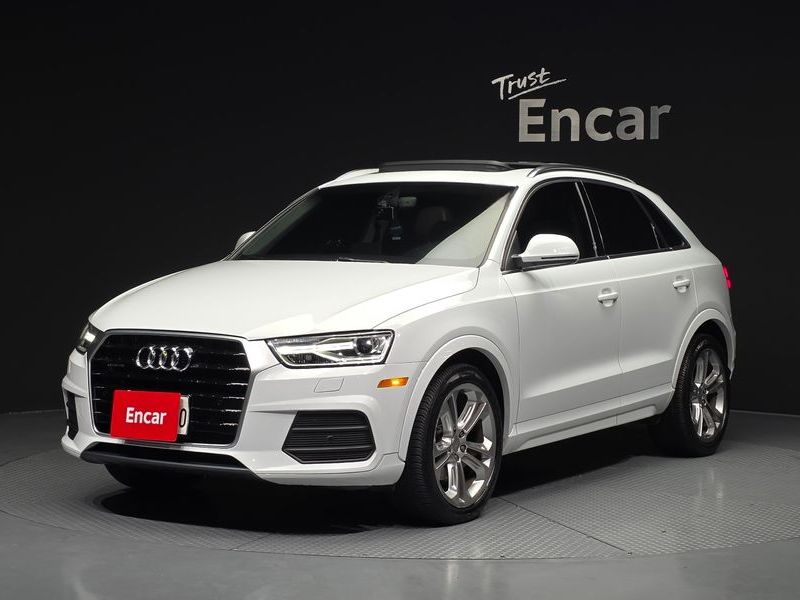 2016 Audi Q3 2.0 TFSI Quattro photo 1